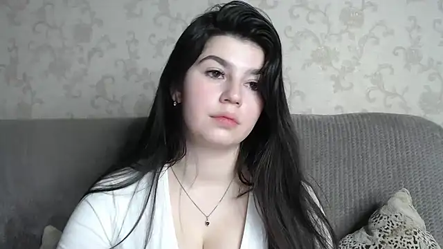 KisaModel online show from March 29, 3:45 pm