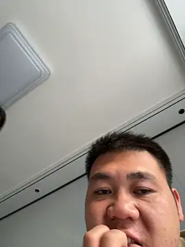 qwe522522 online show from January 17, 8:30 am