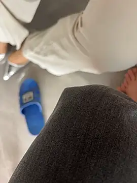 qwe522522 online show from March 7, 5:15 am