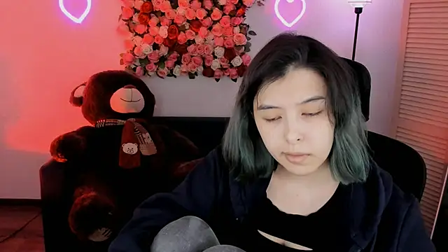 SirenMystiq online show from April 19, 7:27 pm