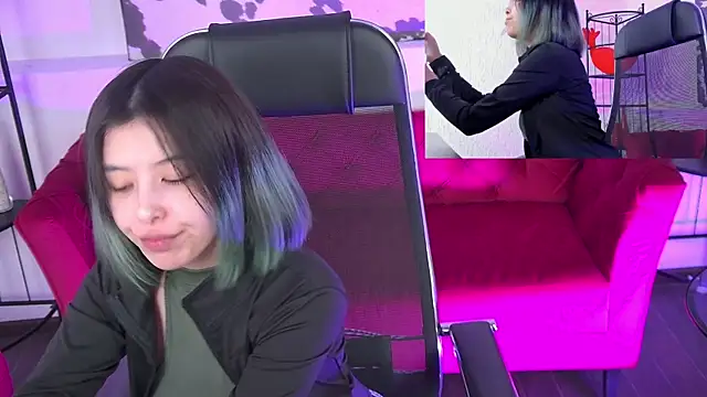SirenMystiq online show from May 13, 7:22 pm