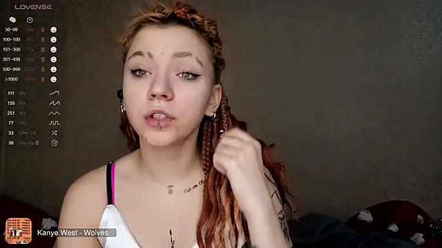 NoMoreCIothes online show from January 14, 8:20 am