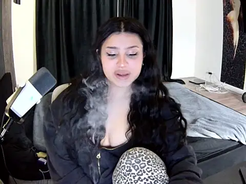 Snapshot of Nicole_Pars chatting on February 23, 5:10 pm Nicole Pars online show from February 23, 5:10 pm