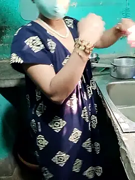 Snapshot of Cuple_masti72 chatting on June 11, 2:33 am Cuple masti72 online show from June 11, 2:33 am