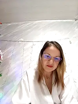 Snapshot of NikkyNatural chatting on December 17, 5:41 pm NikkyNatural online show from December 17, 5:41 pm