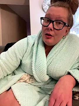 Snapshot of kissmyarch chatting on December 21, 11:56 pm kissmyarch online show from December 21, 11:56 pm