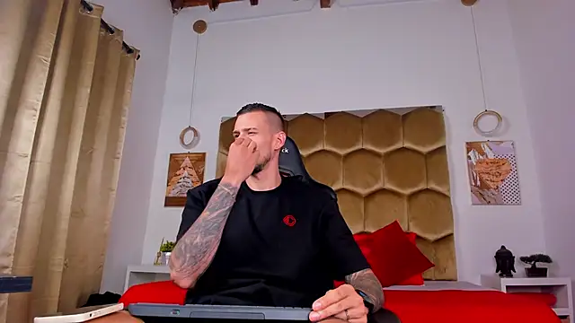J king   online show from May 31, 5:42 pm