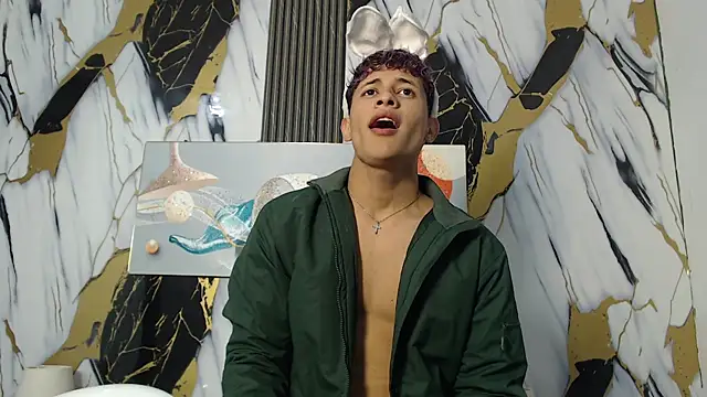 Snapshot of YOUNG_GUYS1 chatting on February 17, 1:35 am YOUNG GUYS1 online show from February 17, 1:35 am