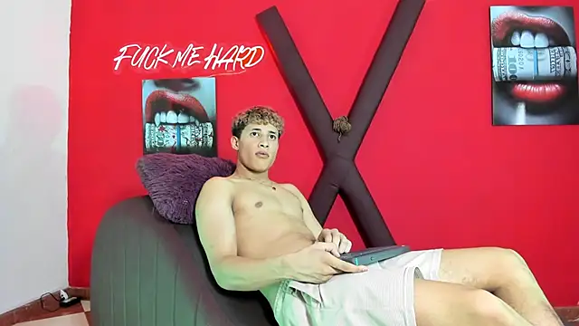 Snapshot of YOUNG_GUYS1 chatting on February 27, 1:27 am YOUNG GUYS1 online show from February 27, 1:27 am