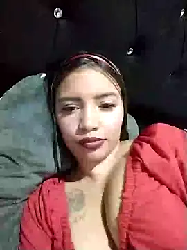 liliymike19 online show from February 11, 2:49 am