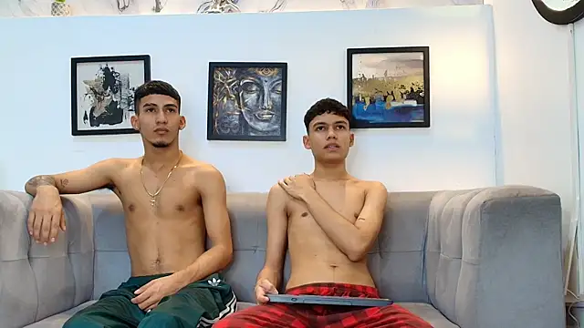 HORNY PRETTY online show from April 26, 7:33 pm