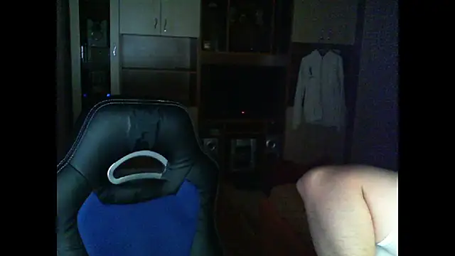 GymGuy0505 online show from May 7, 9:42 pm