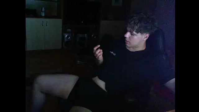 GymGuy0505 online show from May 25, 9:43 pm
