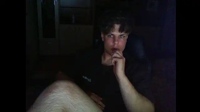 GymGuy0505 online show from May 29, 9:35 pm
