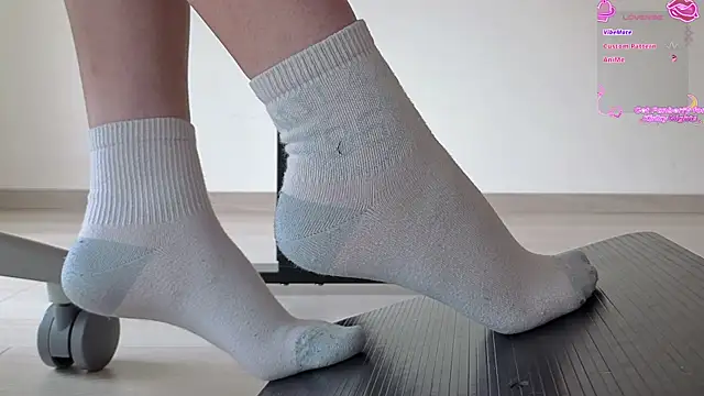 Feetbeth online show from April 13, 5:18 pm