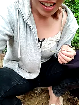 little-effy online show from June 9, 10:27 am