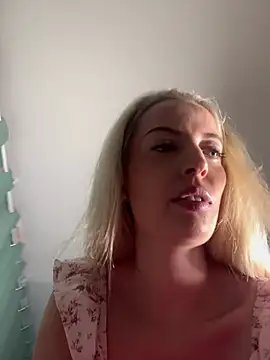 Snapshot of Katharina_Wagner chatting on June 24, 6:07 pm Katharina Wagner online show from June 24, 6:07 pm