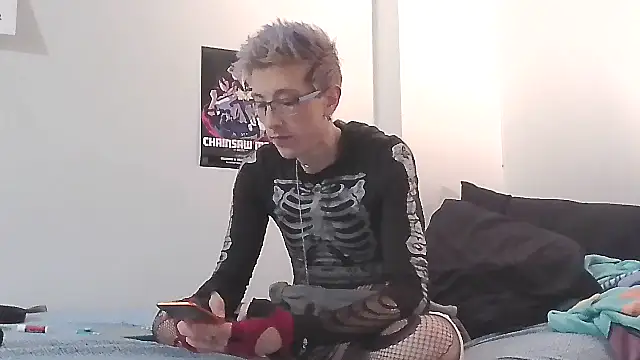 Snapshot of AskAveryAnything chatting on December 14, 2:28 am AskAveryAnything online show from December 14, 2:28 am