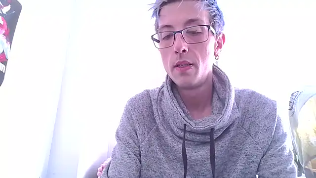 Snapshot of AskAveryAnything chatting on December 20, 8:16 pm AskAveryAnything online show from December 20, 8:16 pm