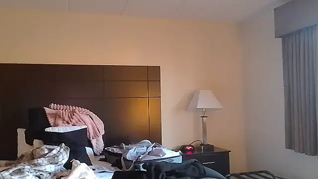 Snapshot of AskAveryAnything chatting on March 1, 11:18 pm AskAveryAnything online show from March 1, 11:18 pm