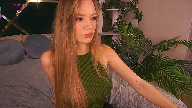 MollyyMayy online show from March 6, 3:19 pm