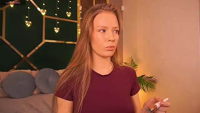 MollyyMayy online show from March 14, 3:50 pm