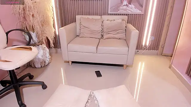 Sensual shannell online show from March 14, 3:01 am