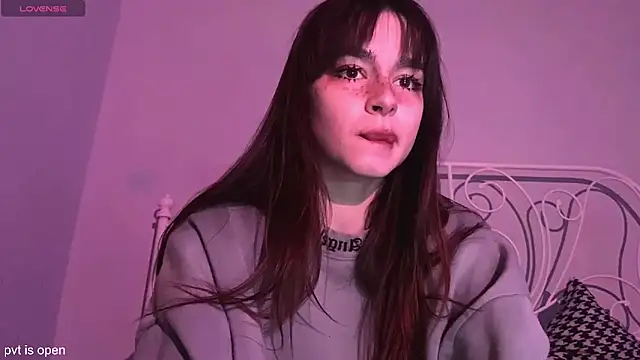 Snapshot of xx_lily chatting on December 23, 4:32 am xx lily online show from December 23, 4:32 am