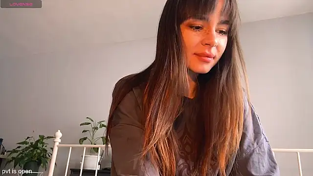 Snapshot of xx_lily chatting on March 3, 1:28 pm xx lily online show from March 3, 1:28 pm