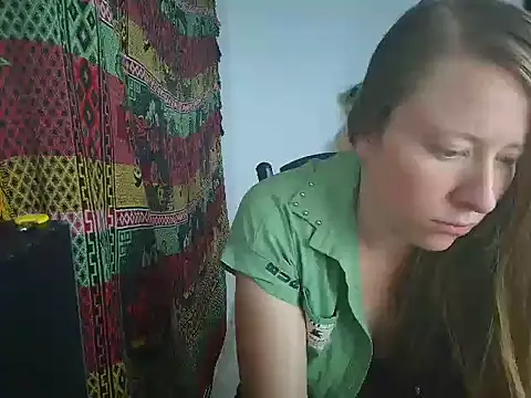 Snapshot of arianna_blonde chatting on March 4, 12:05 am arianna blonde online show from March 4, 12:05 am