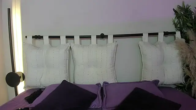 Snapshot of sophie_blake__ chatting on February 11, 4:28 am sophie blake online show from February 11, 4:28 am