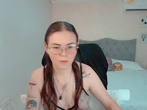 Snapshot of lexalove_doll chatting on February 21, 2:34 am lexalove doll online show from February 21, 2:34 am