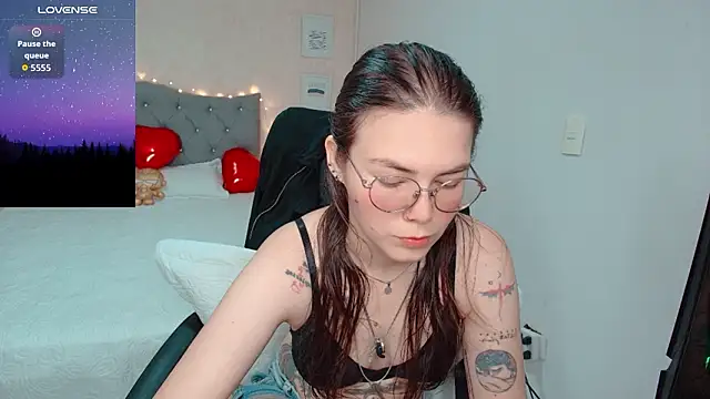 Snapshot of lexalove_doll chatting on February 27, 3:39 am lexalove doll online show from February 27, 3:39 am