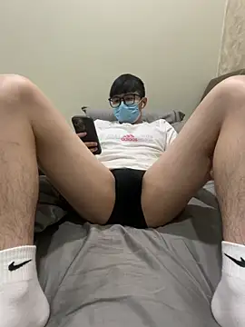 Snapshot of YourBoYyyyyyyy chatting on April 3, 9:18 am YourBoYyyyyyyy online show from April 3, 9:18 am
