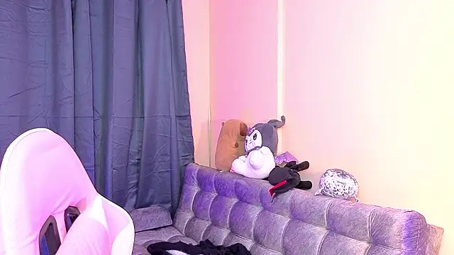 bonnieTaylor1 online show from February 3, 6:40 am