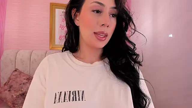 Snapshot of hotcami_s chatting on January 8, 1:46 pm hotcami s online show from January 8, 1:46 pm