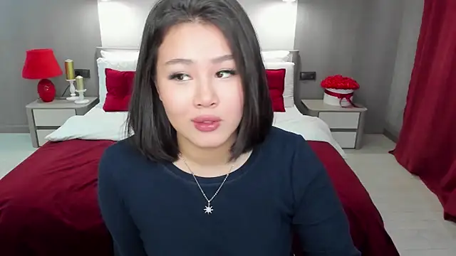 Snapshot of Brunette_Charm chatting on February 2, 11:09 am Brunette Charm online show from February 2, 11:09 am