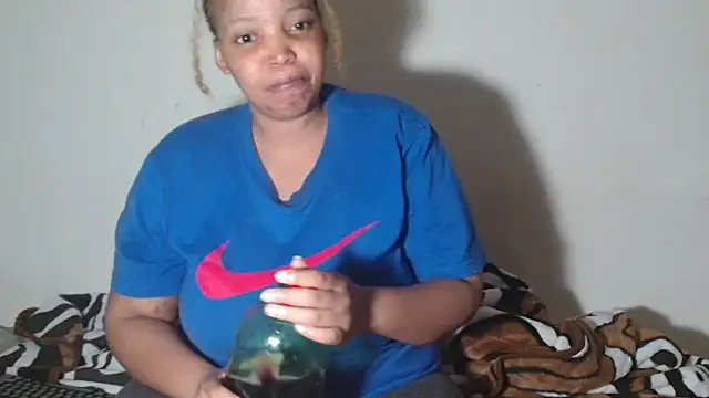 Yellowmellow01 online show from March 25, 7:53 pm