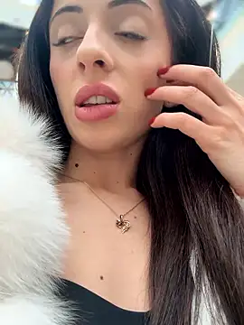 YeaLina online show from January 8, 11:23 am