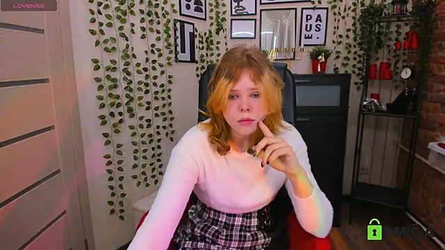 Soft Flame online show from December 17, 3:29 pm