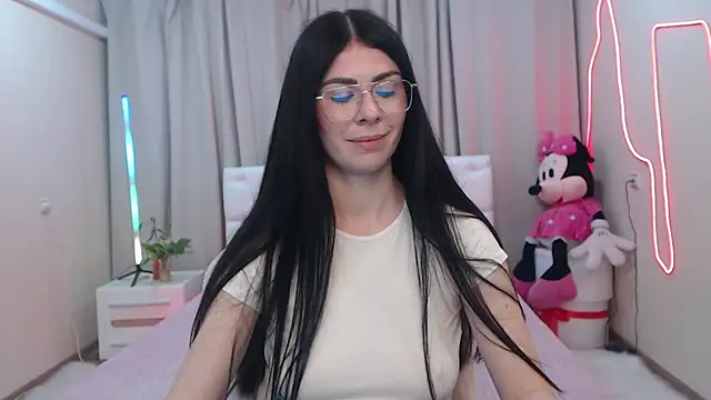 Snapshot of MilaSecret55 chatting on May 16, 6:43 am MilaSecret55 online show from May 16, 6:43 am