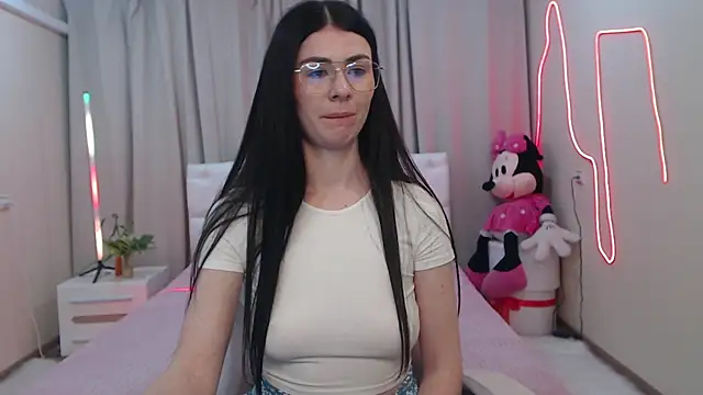 Snapshot of MilaSecret55 chatting on May 16, 10:36 am MilaSecret55 online show from May 16, 10:36 am