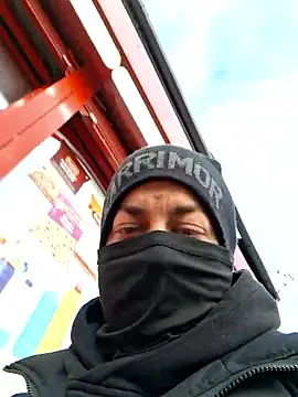 Snapshot of Thedream2025 chatting on January 7, 9:45 am Thedream2025 online show from January 7, 9:45 am