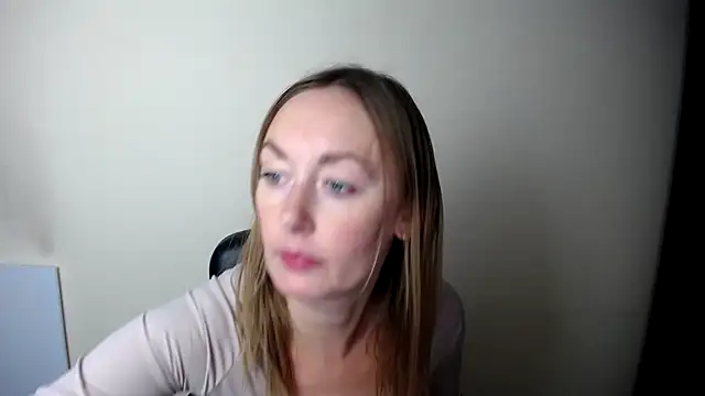 LiaSeass  online show from December 14, 2:33 pm