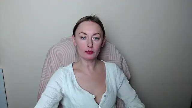 LiaSeass  online show from February 6, 12:52 pm