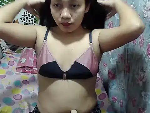 Snapshot of Lusty_babe chatting on July 18, 2:10 pm Lusty babe online show from July 18, 2:10 pm