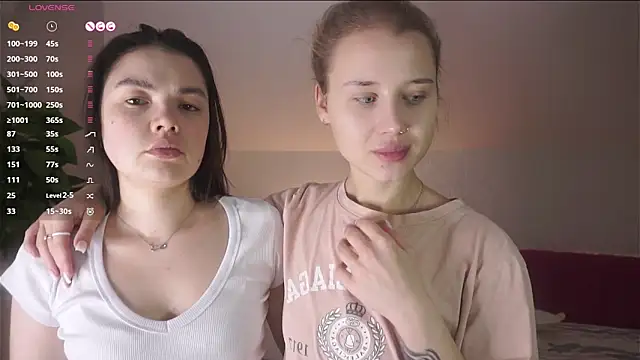 Snapshot of DemetriceYunk chatting on December 18, 7:58 am DemetriceYunk online show from December 18, 7:58 am