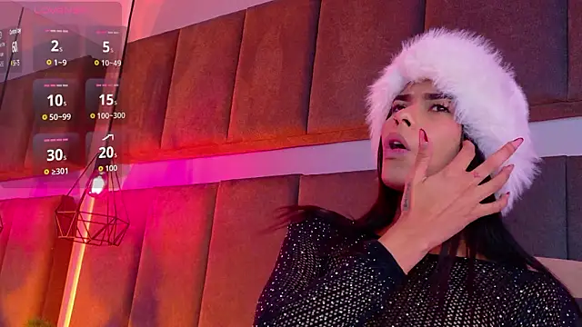 luna blannco online show from February 23, 2:03 pm