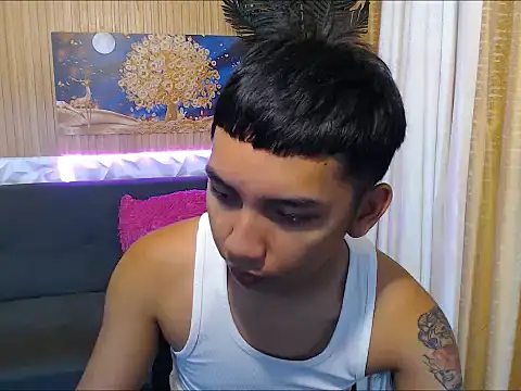 Snapshot of dylan_hardfucker chatting on February 6, 6:18 am dylan hardfucker online show from February 6, 6:18 am