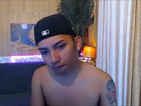 Snapshot of dylan_hardfucker chatting on February 11, 7:02 am dylan hardfucker online show from February 11, 7:02 am